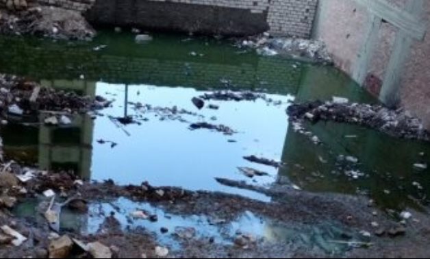 صور.. قارئة تشكو انتشار مياه الصرف الصحى بشارع عمرو بن العاص بفيصل