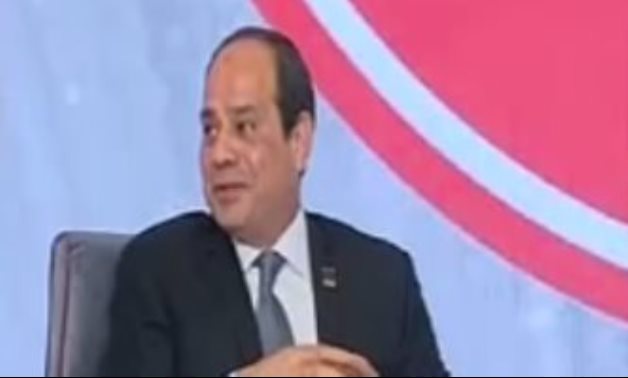 السيسي: "عاوزين 50 بير بترول علشان ننشئ وزارة للسعادة فى مصر"