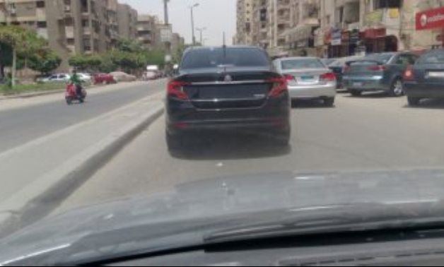 صحافة المواطن.. قارىء يرصد سيارة بدون لوحات معدنية خلف النادى الأهلى بمدينة نصر