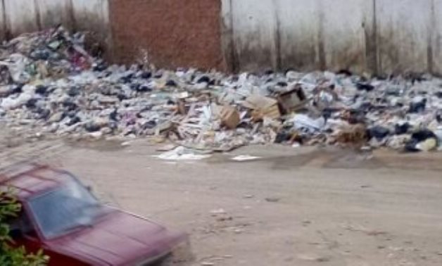 قارئ يشكو من انتشار القمامة بمنطقة العمرانية بالجيزة