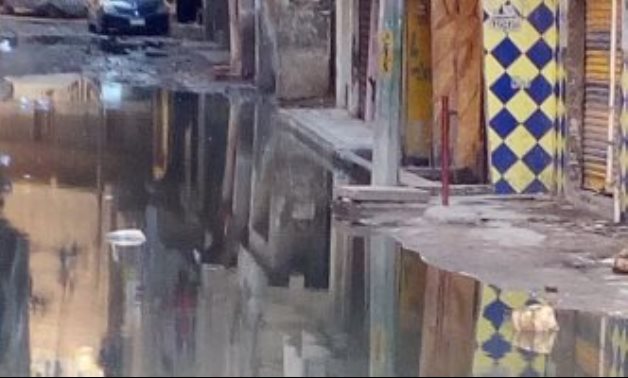 غرق شوارع قرية فرسيس بمياه الصرف الصحى محافظة الغربية