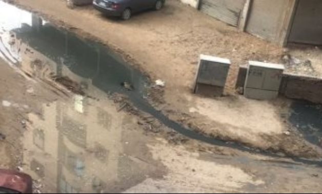 شكوى من انتشار مياه الصرف فى شارع سليم الزقلة بعزبة النخل