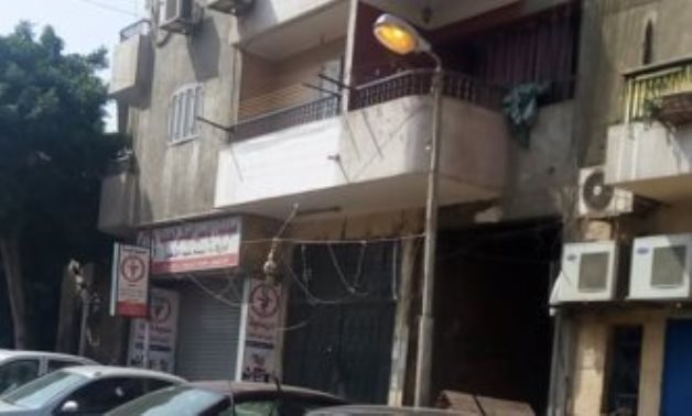 صحافة المواطن.. قارىء يرصد إضاءة أعمدة الكهرباء نهارا فى شارع محمد شكرى بالزيتون