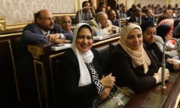 صور.. ابتسامة ورضا النواب بعد إلقاء رئيس الوزراء بيان الحكومة بالجلسة العامة
