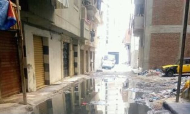 قارىء يشكو من غرق شارع مسجد عباد الرحمن بالإسكندرية بمياه الصرف الصحى