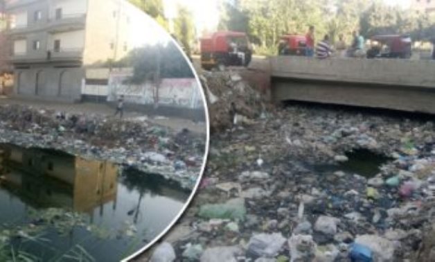 كارثة بقرية بلكيم بالغربية.. الأهالى: نعيش فى مستنقع من القمامة والصرف الصحى.. فيديو وصور