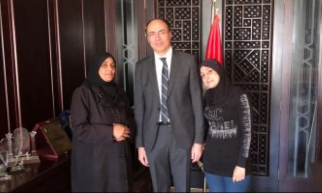 سفارة مصر بسوريا تخرج عائلتين مصريتين من الغوطة الشرقية والحجر الأسود
