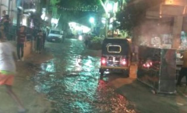 صور.. شارع الزهور بمدينة نصر يغرق فى الصرف الصحى والأهالى يطالبون بصيانة الشبكة