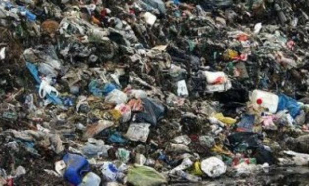 شكوى من انتشار القمامة بقرية الديابية فى بنى سويف