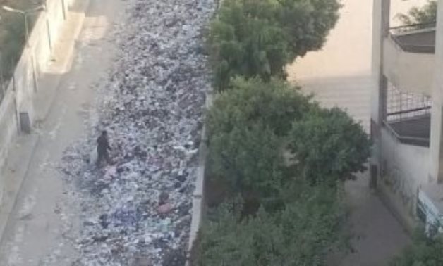 صحافة الدائرة.. شكوى من تراكم القمامة بشارع محمد الألفى فى المطرية