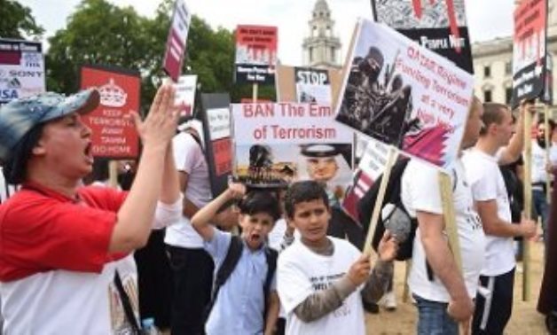 مظاهرات حاشدة أمام مقر البرلمان البريطانى احتجاجًا على زيارة أمير قطر