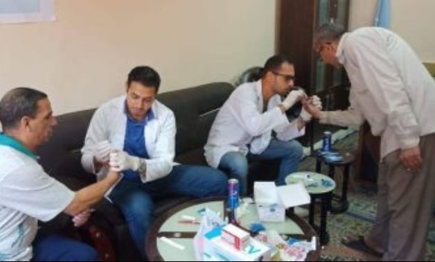 صور.. قافلة طبية تكشف إصابة 9 مواطنين بفيروس سى بالإسكندرية