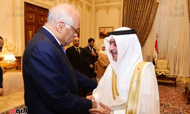 رئيس البرلمان يستقبل أمين عام مجلس النواب البحريني.. "صور"