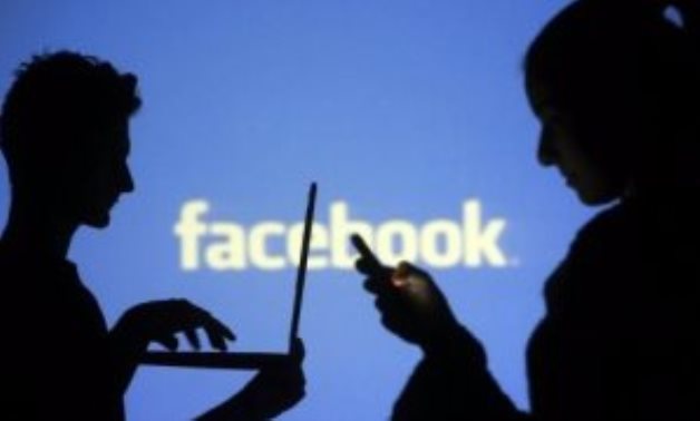 "فيس بوك" يزيل 1.27 مليار حساب وهمى