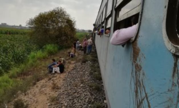 الصحة: إصابة 12 شخصا بحادث خروج قطار شبين الكوم والدفع بـ15 سيارة إسعاف