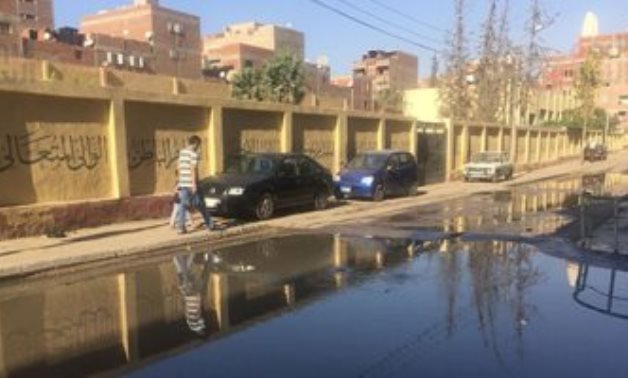 صور.. الإسماعيلية تغرق فى مياه الصرف والقمامة تغزو الشوارع