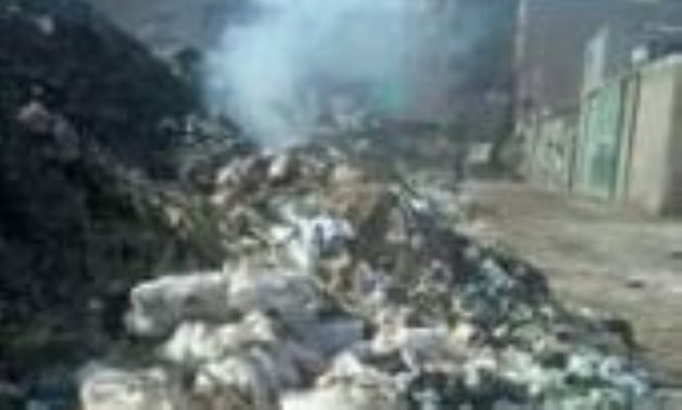 مناشدة برفع القمامة المتراكمة بشوارع عزبة خير الله فى مصر القديمة قبل تفاقم الأزمة