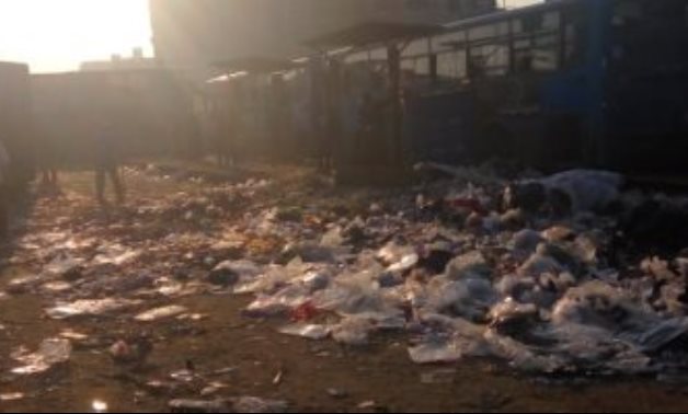 قارىء يشكو من انتشار القمامة بموقف أتوبيس بيجام فى شبرا الخيمة