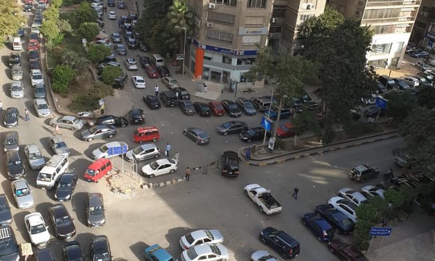 فوضى عدم تنظيم المرور وحركة السيارات فى وداى النيل بالمهندسين