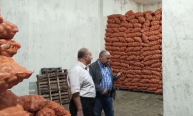 الرقابة الإدارية تضبط 3820 طن بطاطس مخزنة فى أول أيام حملاتها على التجار