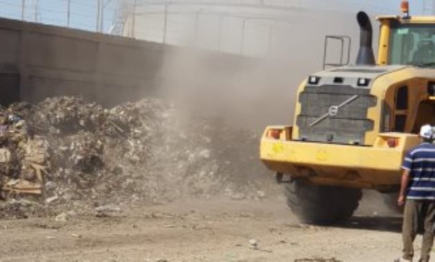 نائب السويس: رفع 1300 طن مخلفات فى حملة الحفاظ على البيئة.. صور