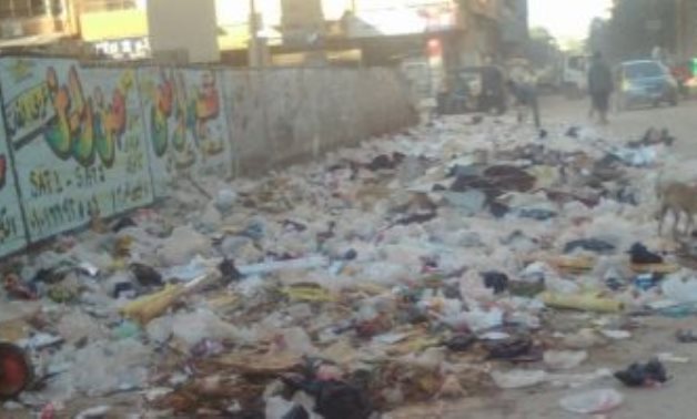 قارىء يشكو من انتشار القمامة بشارع المجزر الآلى بمنطقة المريوطية