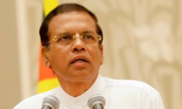 تدافع وهجوم على رئيس برلمان سريلانكا.. فيديو