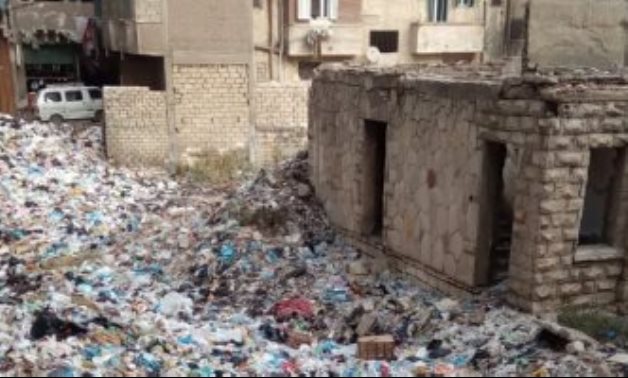 قارىء يشكو انتشار القمامة فى شارع البيطاش بالإسكندرية