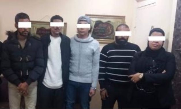 ضبط 7 أشخاص بتهمة مزاولة مهنة كاتب عمومى بدون ترخيص بالإسكندرية