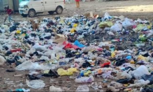 صحافة المواطن.. قارىء يشكو انتشار القمامة بمدينة الكردى بالدقهلية