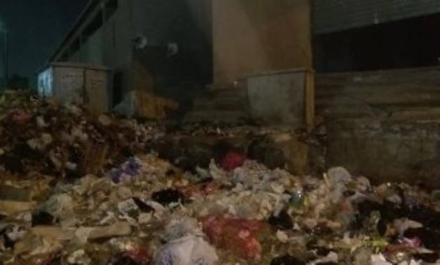 صحافة المواطن.. شكوى من القمامة والمواقف العشوائية فى شارع مسطرد بشبرا الخيمة
