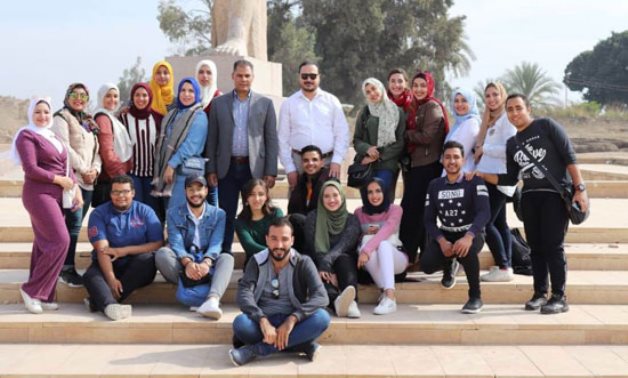 طلاب الآثار بجامعة مصر للعلوم والتكنولوجيا فى زيارة علمية لمنطقة "تل بسطة"