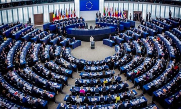 البرلمان الأوروبى يطالب بتشديد العقوبات على روسيا