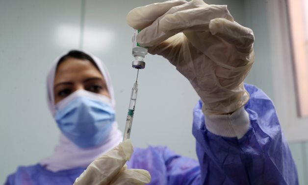 الصحة: 9 متطوعين تلقوا اللقاح المصرى حتى الآن بلا أعراض والنتائج مبشرة.. فيديو