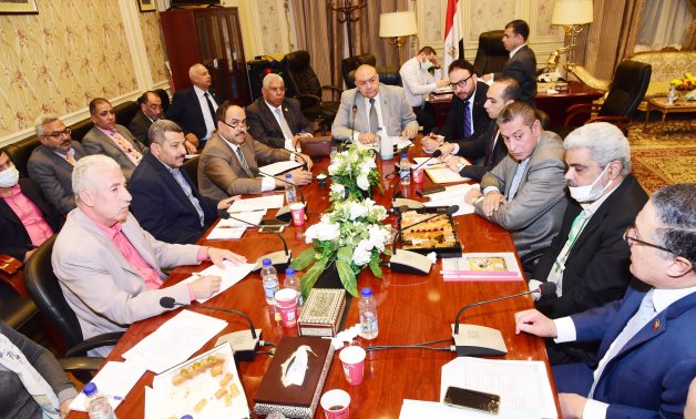 لجنة النقل بـ"النواب" توصي بتشكيل لجنة لمعاينة كوبري "المريوطية" وطريق "مصر أسيوط الزراعي"