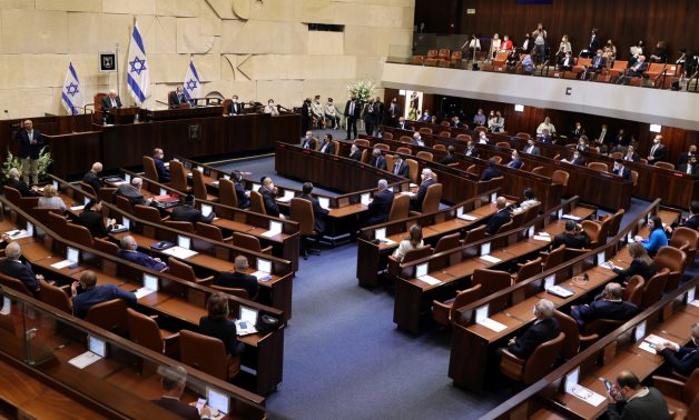مشروع قانون لتشديد ظروف اعتقال الفلسطينيين بسجون إسرائيل أمام الكنيست