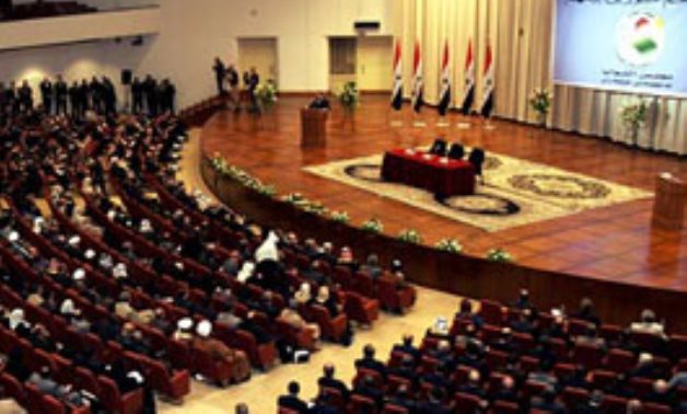 بالفيديو .. تدافع واعتداءات بين أعضاء البرلمان العراقي والمشهداني يتعرض لوعكة صحية