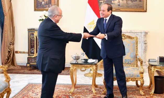مصر والجزائر تؤكدان استمرار الدعم العربى للرئيس التونسى قيس سعيد