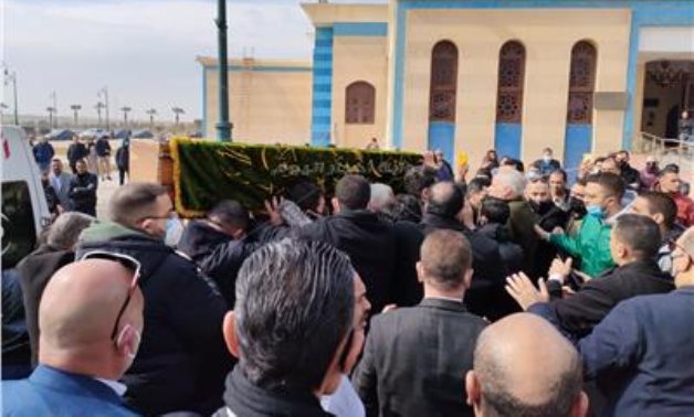 وصول جثمان الكاتب الصحفى ياسر رزق لمسجد المشير