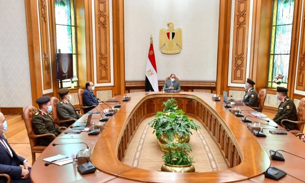 الرئيس السيسى يتابع تطوير الطريق الدولي الساحلي من مرسى مطروح إلى السلوم.. والطور- سانت كاترين