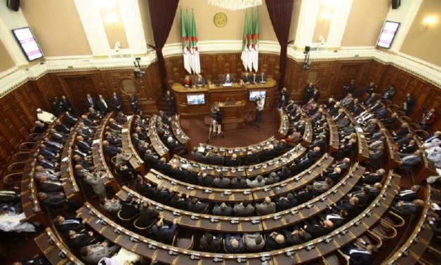 البرلمان الجزائرى يحث على ضرورة إيجاد حل سلمى لقضيتى ليبيا ومالى