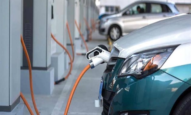 10 التزامات يفرضها قانون الكهرباء على شركات التوزيع بشأن شحن السيارات