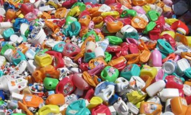 نائب يطالب بإصدار المواصفة القياسية للأكياس البلاستيكية الصديقة للبيئة