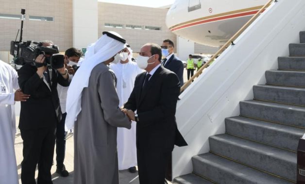 الرئيس السيسي يعود للقاهرة بعد تقديم واجب العزاء فى وفاة الشيخ خليفة بن زايد