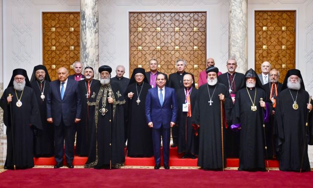 الرئيس السيسى يستقبل المشاركين فى مجلس كنائس الشرق الأوسط