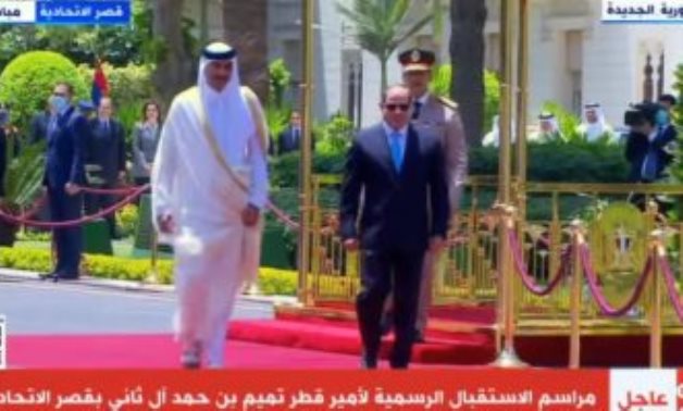 الرئيس السيسي يستقبل أمير قطر بقصر الاتحادية وسط مراسم استقبال رسمية