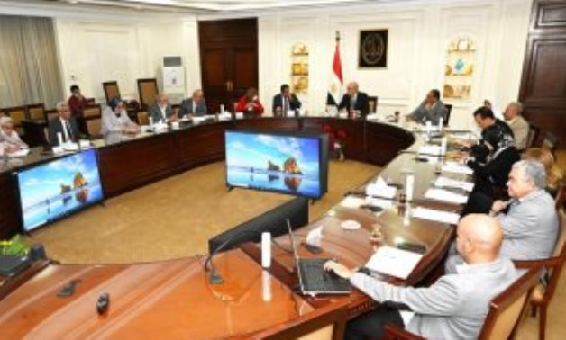 وزير الإسكان يتابع تنفيذ وحدات "سكن لكل المصريين" بالمدن الجديدة والمحافظات