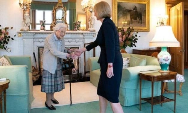 بعد قبول استقالة جونسون.. رسميا الملكة إليزابيث تُكلف ليز تراس برئاسة وزراء بريطانيا
