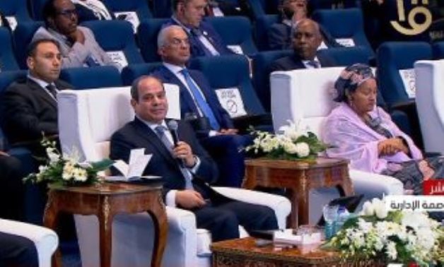 الرئيس السيسى لـ"المصريين": "حط كتفك فى ضهر بلدك واوعى حد يضيع حلمك ويحبطك"