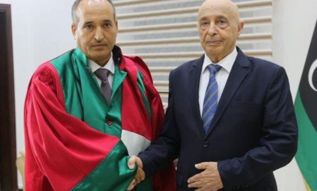 رئيس المحكمة الليبية العليا يؤدي اليمين الدستورية أمام عقيلة صالح